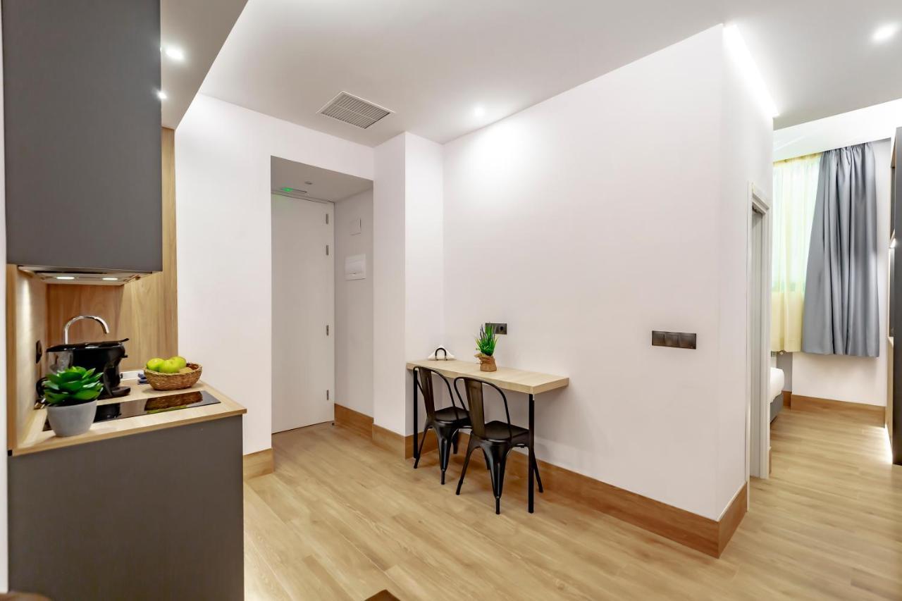 Dobohomes - Montesa 20 Apartamentos Madrid Room photo
